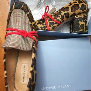 Antonio Melani AhmberAnimal print slide on shoe. Size 12